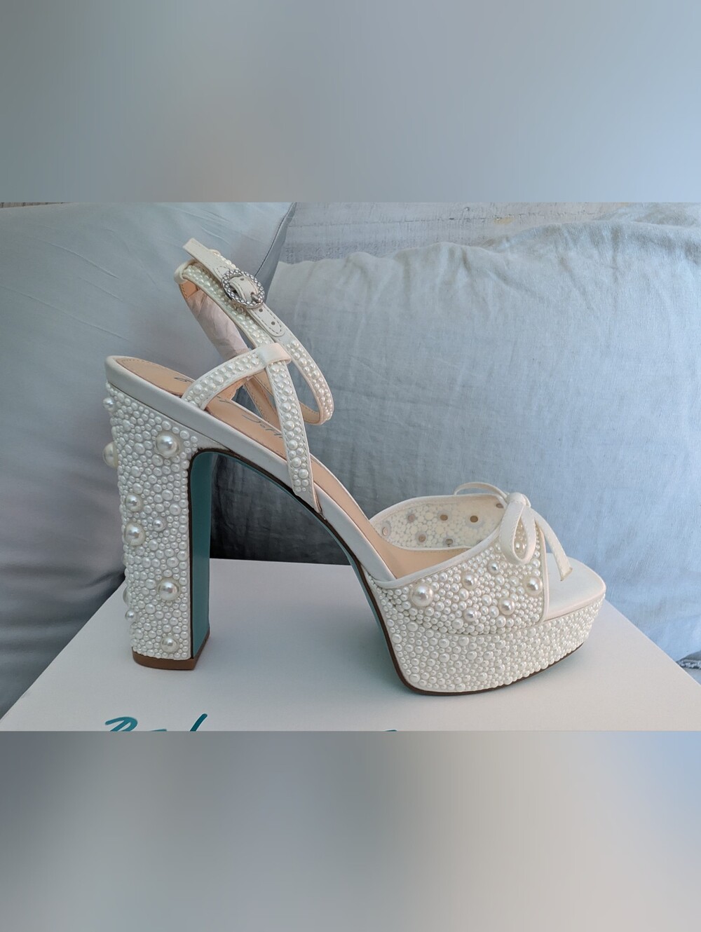 NIB Blue by Betsey Johnson Enola Pearl Platform Heels Ivory White Size 10